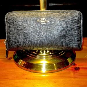 Coach Black Zippy Wallet 7.5”x4” EUC